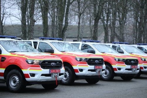 Украинские спасатели получили крупную партию специально оборудованных Ford Ranger