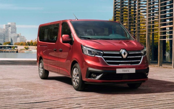 Компанія Renault оновила популярний мінівен