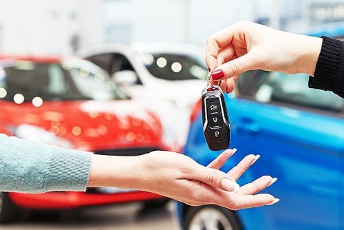 На покупку нових автомобілів українці витратили рекордну суму